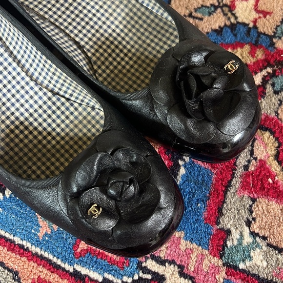 CHANEL Camellia Flower Block Heel Pumps 9.5 - Picture 4 of 12